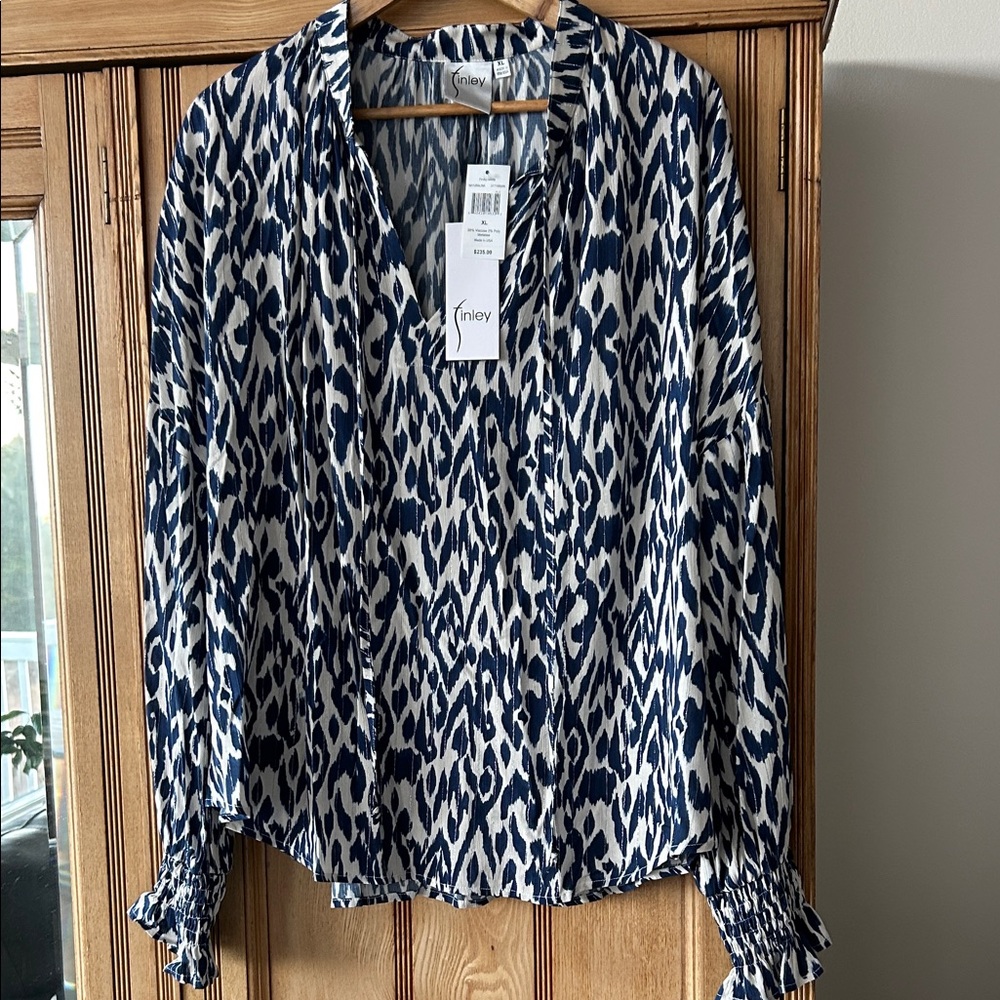 Finley NEW Navy and White Patterned Blouse XL